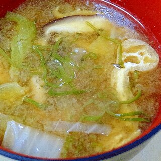 朝食メニュー☆　「白菜とめかぶの味噌汁」